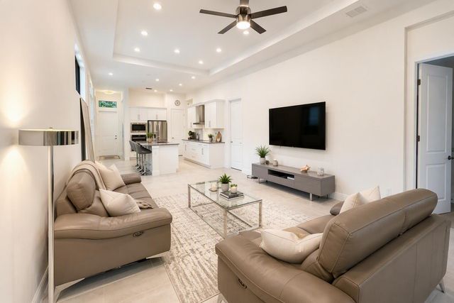187 SE Via Sangro, Port St. Lucie, FL 34952