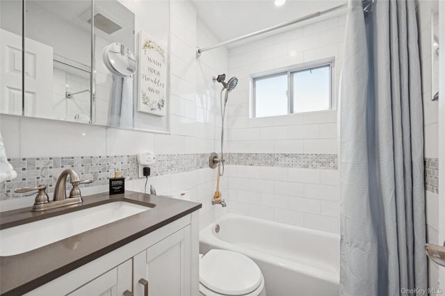 14 Blanchard Street, West Babylon, NY 11704