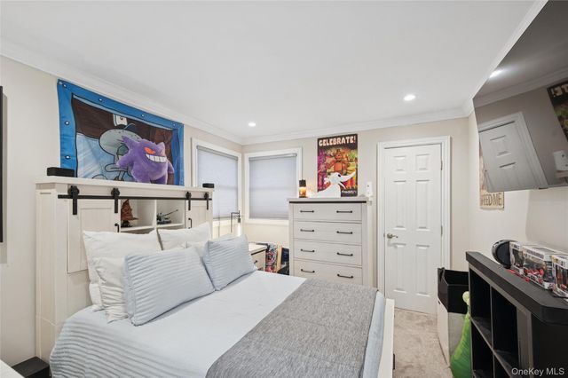 14 Blanchard Street, West Babylon, NY 11704