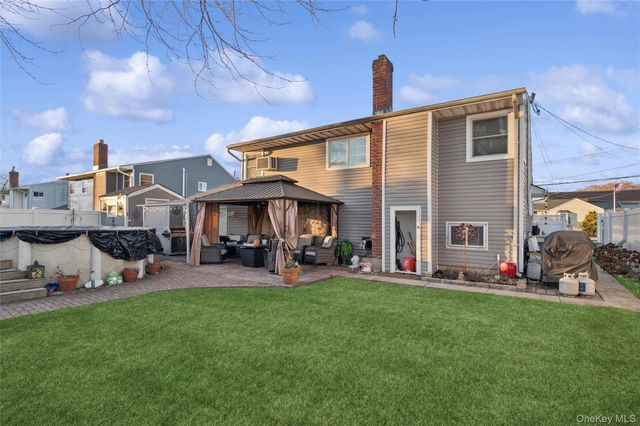 14 Blanchard Street, West Babylon, NY 11704