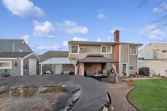 14 Blanchard Street, West Babylon, NY 11704