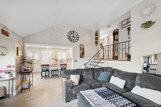 14 Blanchard Street, West Babylon, NY 11704