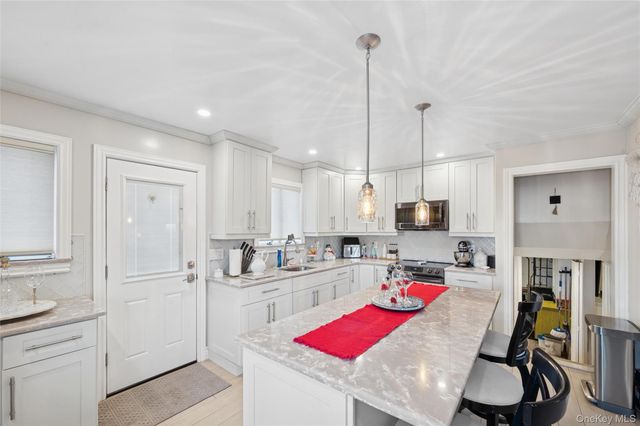 14 Blanchard Street, West Babylon, NY 11704