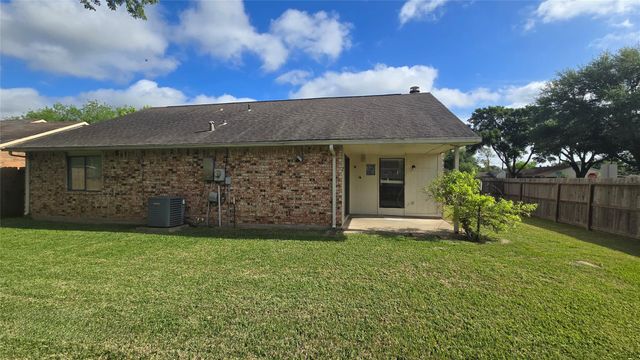 6934 Tara Drive, Richmond, TX 77469