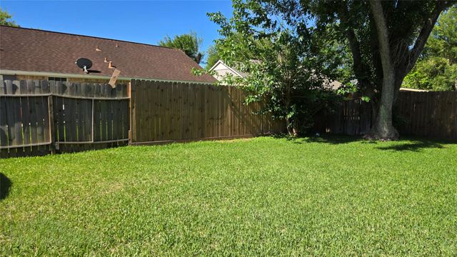 6934 Tara Drive, Richmond, TX 77469