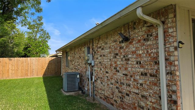6934 Tara Drive, Richmond, TX 77469