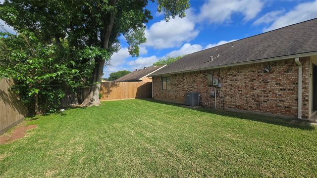 6934 Tara Drive, Richmond, TX 77469