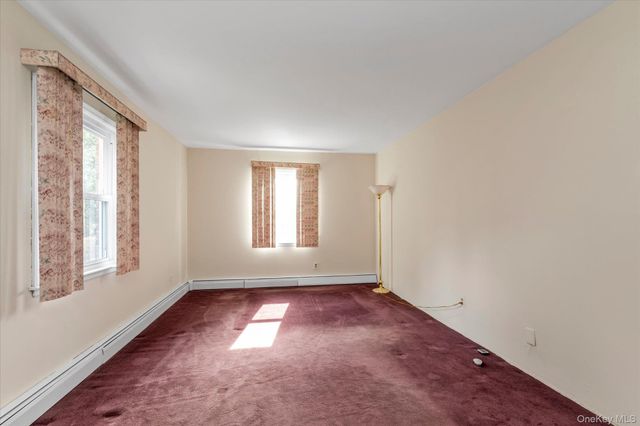 84 Horton Place, Syosset, NY 11791