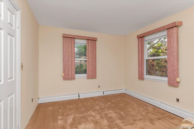 84 Horton Place, Syosset, NY 11791