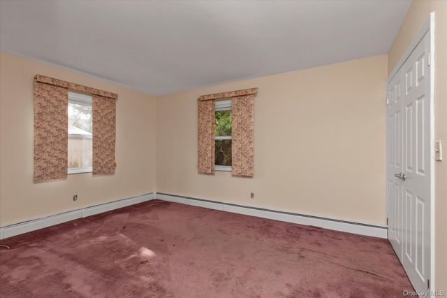 84 Horton Place, Syosset, NY 11791