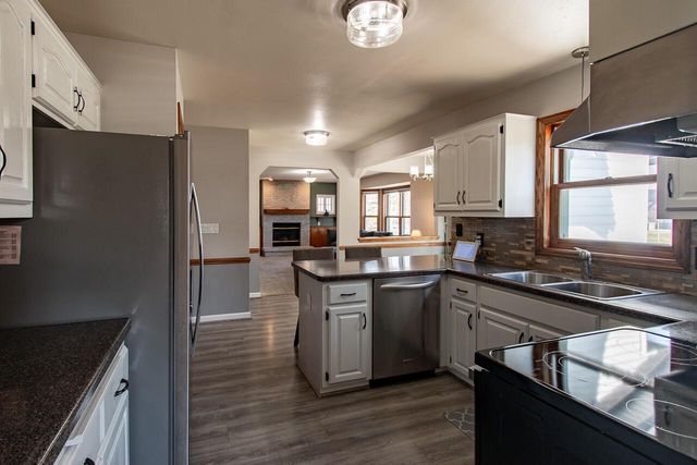 W161N10786 Creek TERRACE, Germantown, WI 53022