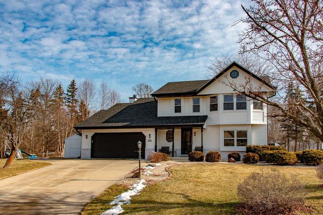 W161N10786 Creek TERRACE, Germantown, WI 53022