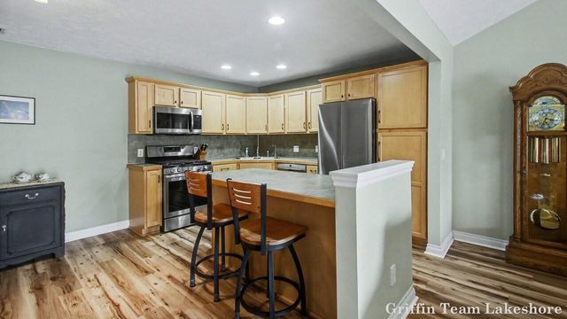 3073 E Crystal Waters Drive 5, Holland, MI 49424