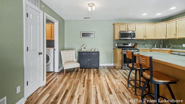 3073 E Crystal Waters Drive 5, Holland, MI 49424
