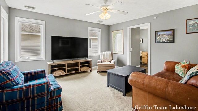 3073 E Crystal Waters Drive 5, Holland, MI 49424