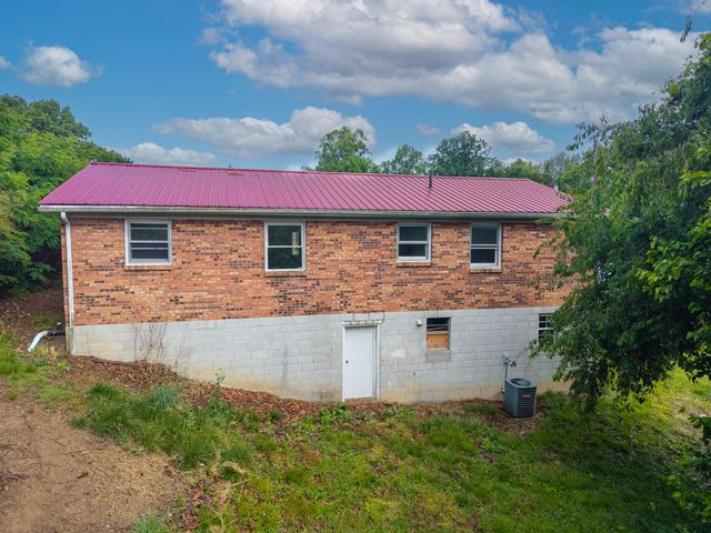 2122 State Highway 1651, Stearns, KY 42647