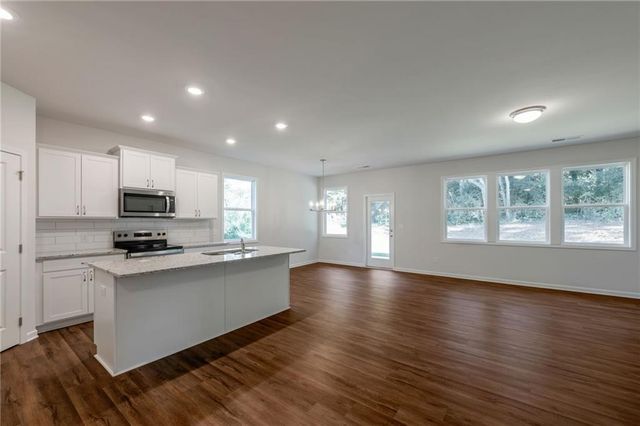 145 Green Row, Calhoun, GA 30701