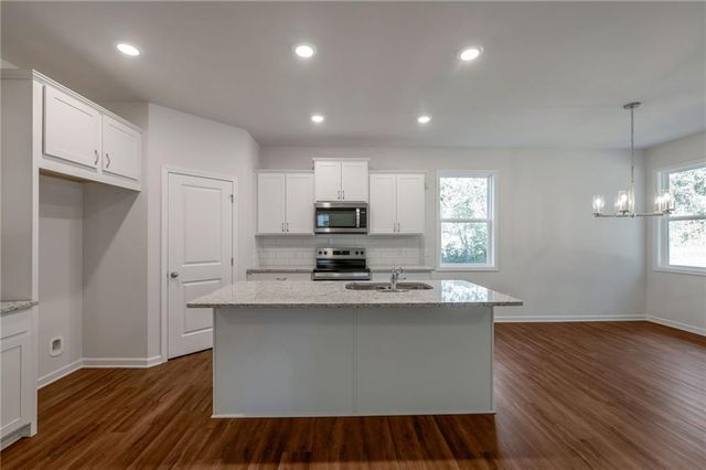 145 Green Row, Calhoun, GA 30701