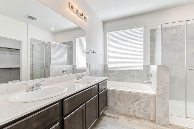 100 Jessica Dr, Dayton, TX 77535