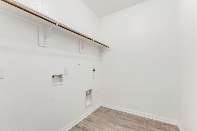 100 Jessica Dr, Dayton, TX 77535