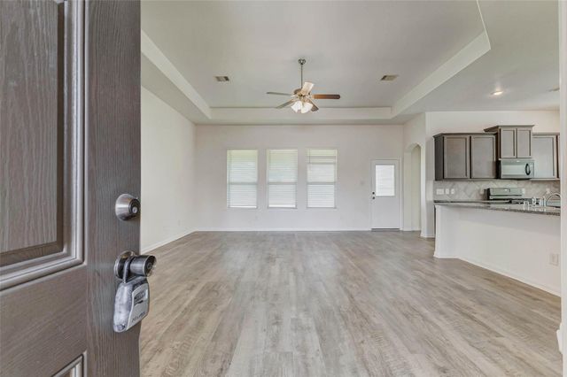 100 Jessica Dr, Dayton, TX 77535