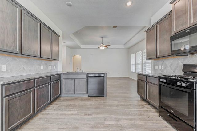 100 Jessica Dr, Dayton, TX 77535