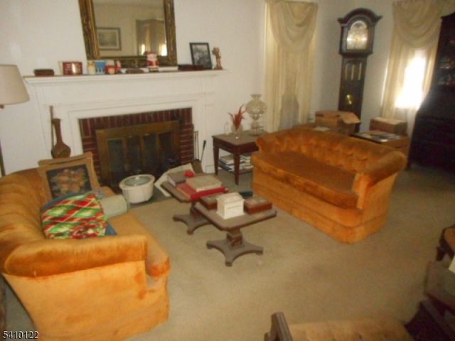 52 E Sumner Ave, Roselle Park Boro, NJ 07204