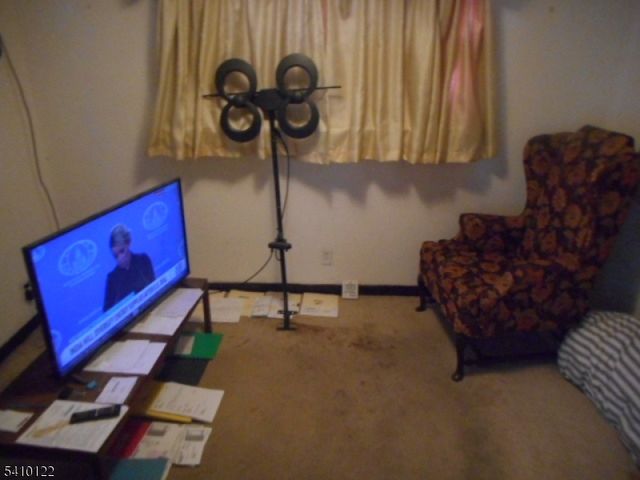 52 E Sumner Ave, Roselle Park Boro, NJ 07204