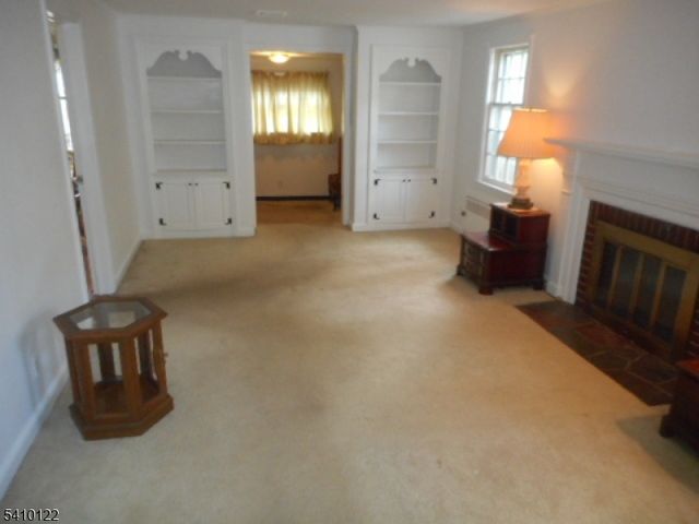 52 E Sumner Ave, Roselle Park Boro, NJ 07204