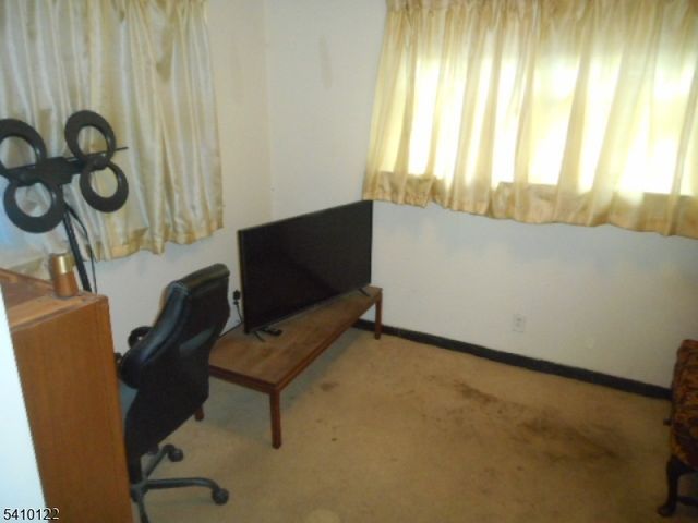52 E Sumner Ave, Roselle Park Boro, NJ 07204