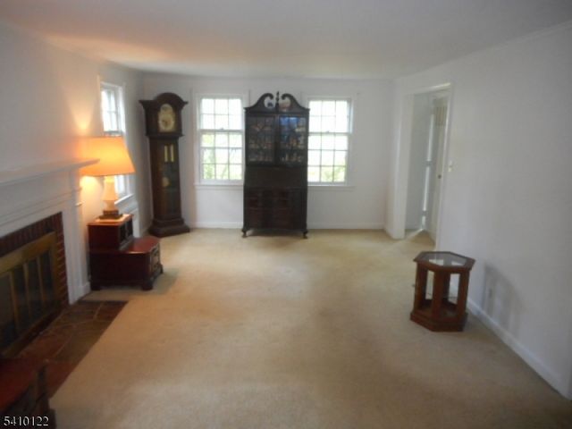 52 E Sumner Ave, Roselle Park Boro, NJ 07204