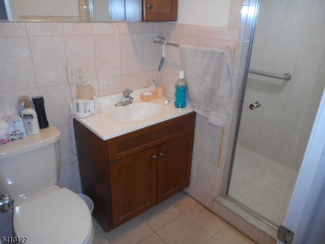 52 E Sumner Ave, Roselle Park Boro, NJ 07204