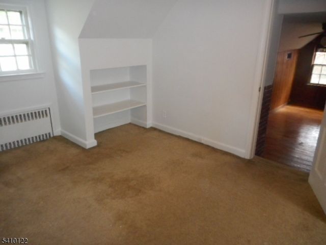 52 E Sumner Ave, Roselle Park Boro, NJ 07204