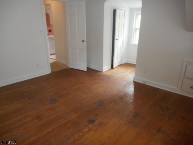52 E Sumner Ave, Roselle Park Boro, NJ 07204