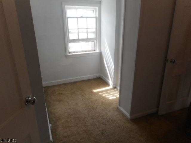 52 E Sumner Ave, Roselle Park Boro, NJ 07204