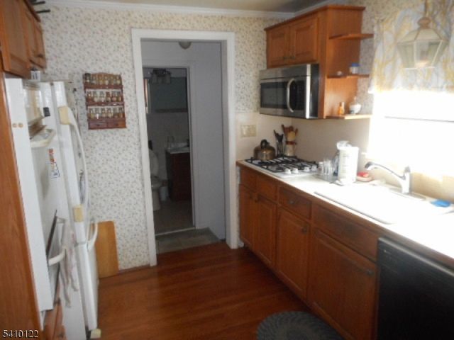 52 E Sumner Ave, Roselle Park Boro, NJ 07204