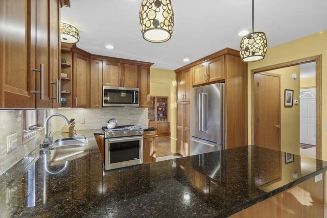 1709 CHAPIN Lane, Stoughton, WI 53589