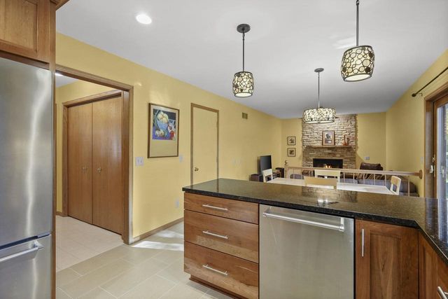 1709 CHAPIN Lane, Stoughton, WI 53589