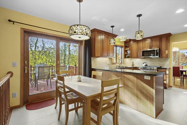 1709 CHAPIN Lane, Stoughton, WI 53589