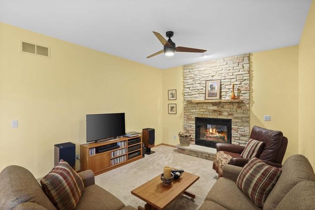 1709 CHAPIN Lane, Stoughton, WI 53589