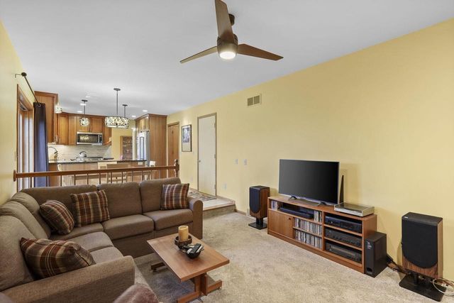 1709 CHAPIN Lane, Stoughton, WI 53589