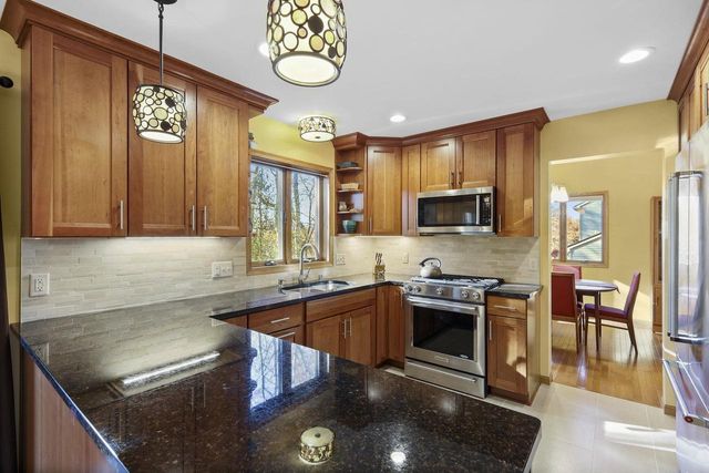 1709 CHAPIN Lane, Stoughton, WI 53589