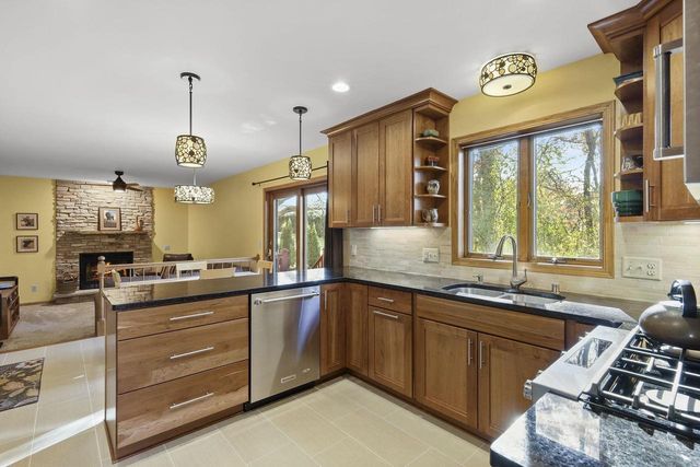 1709 CHAPIN Lane, Stoughton, WI 53589