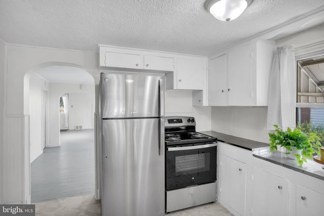 209 1ST ST, Enola, PA 17025