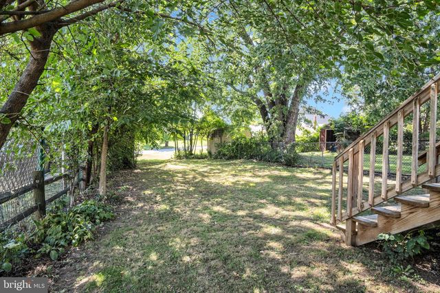 209 1ST ST, Enola, PA 17025
