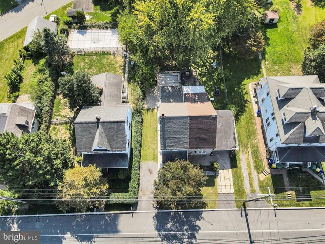 209 1ST ST, Enola, PA 17025