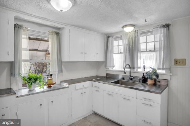 209 1ST ST, Enola, PA 17025
