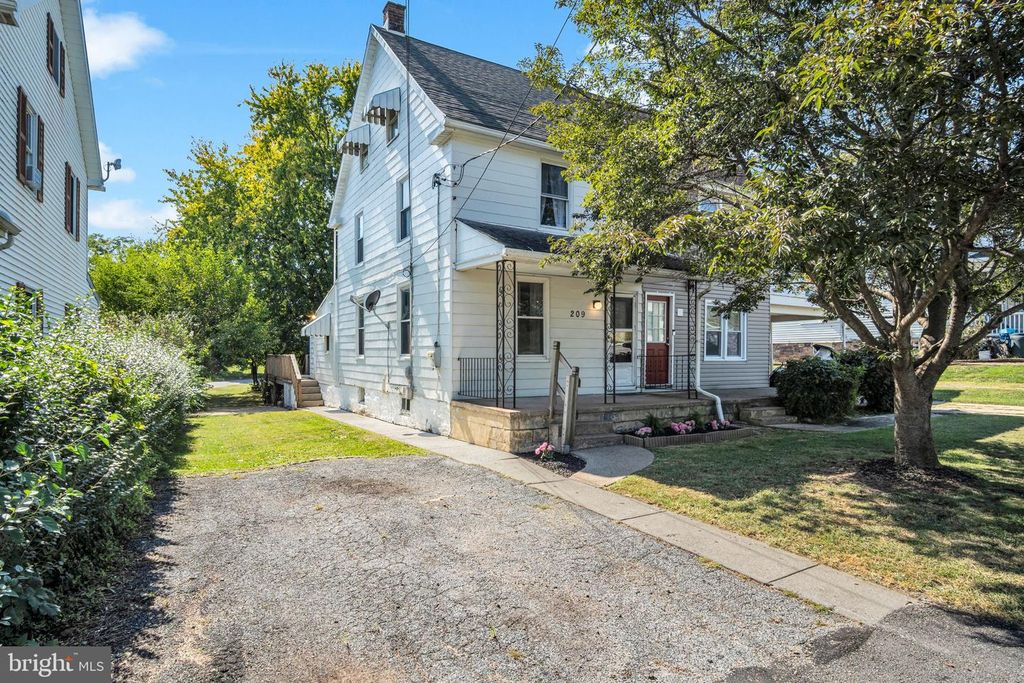 209 1ST ST, Enola, PA 17025