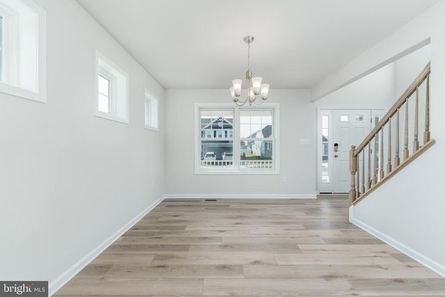 803 GREENWICH LN, Shippensburg, PA 17257