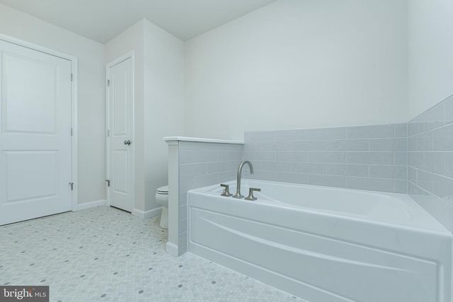 803 GREENWICH LN, Shippensburg, PA 17257